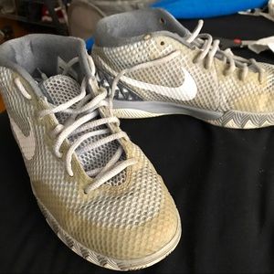 Nike Kyrie 1 “Wolf Grey”